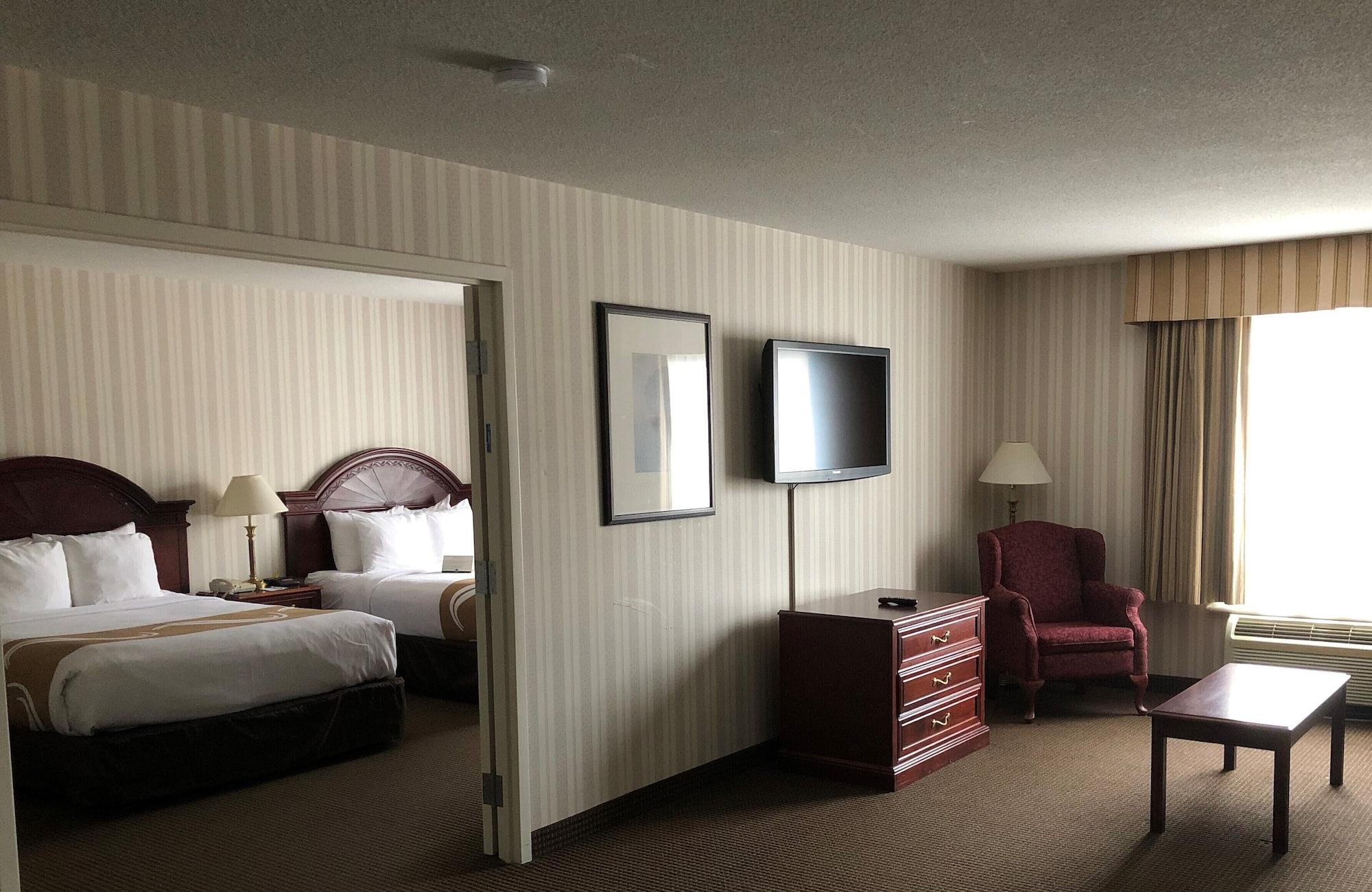 Quality Hotel & Suites Woodstock Esterno foto
