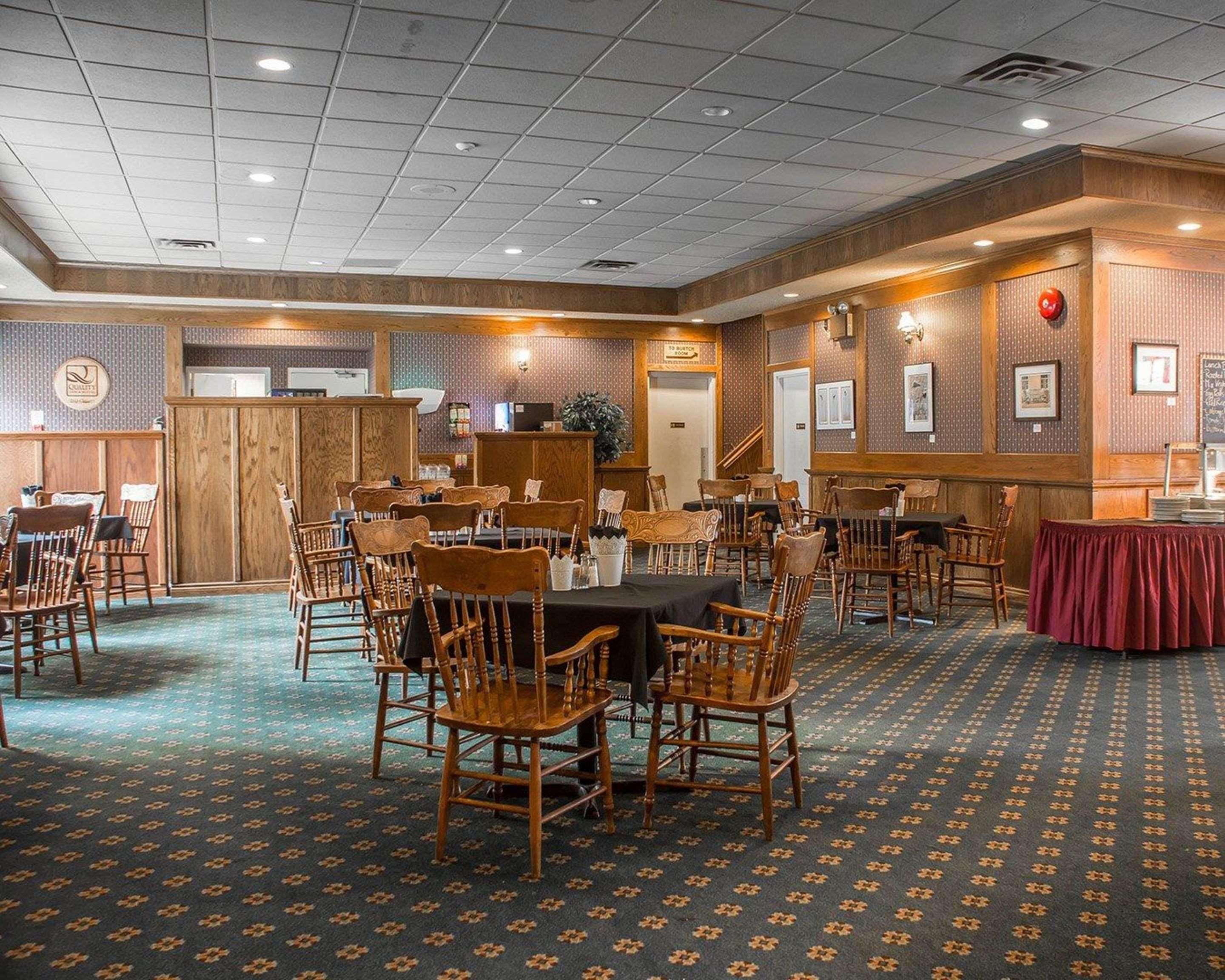 Quality Hotel & Suites Woodstock Esterno foto