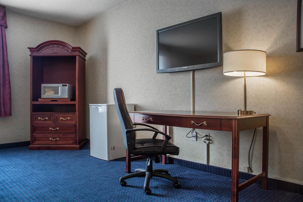 Quality Hotel & Suites Woodstock Esterno foto