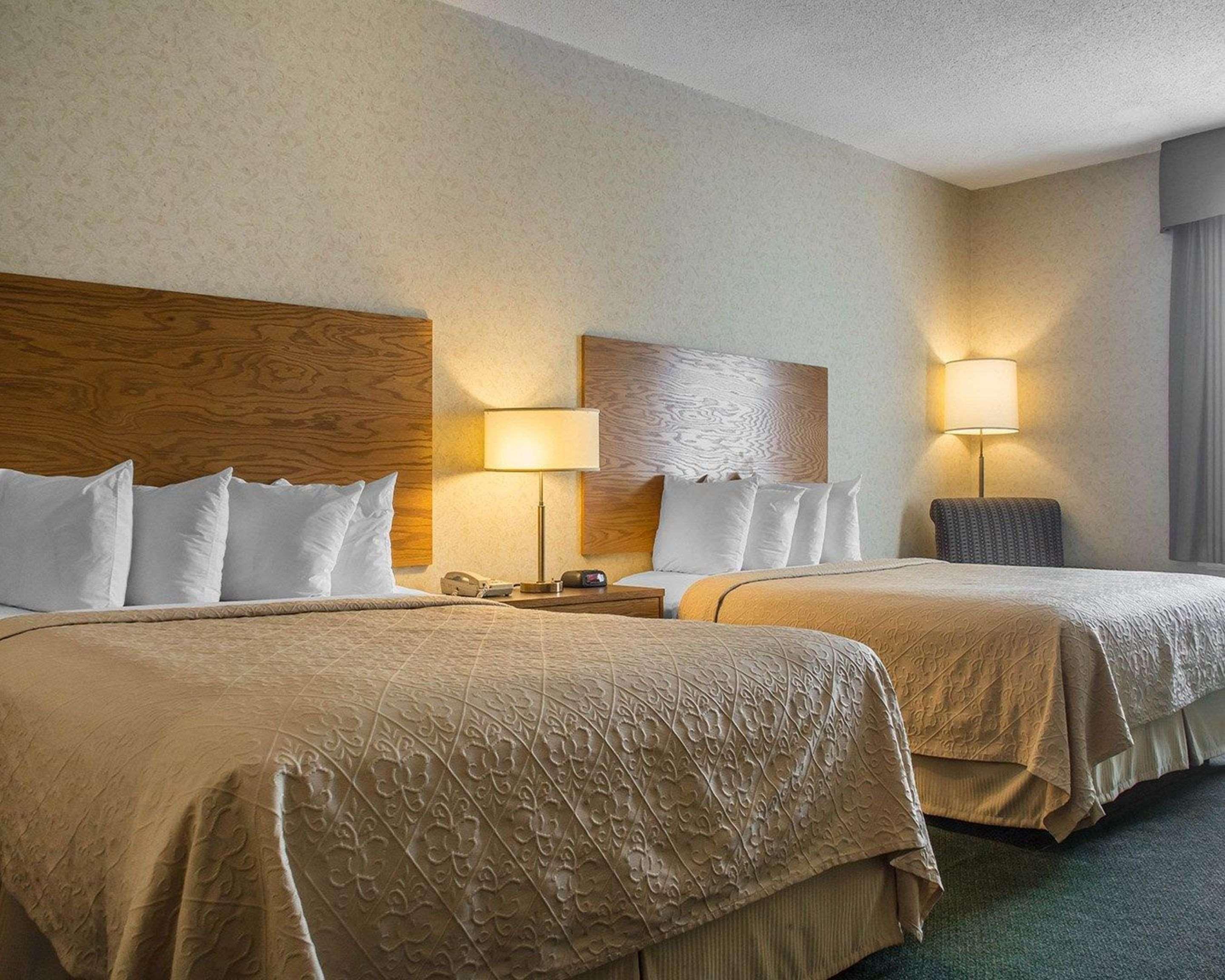 Quality Hotel & Suites Woodstock Esterno foto