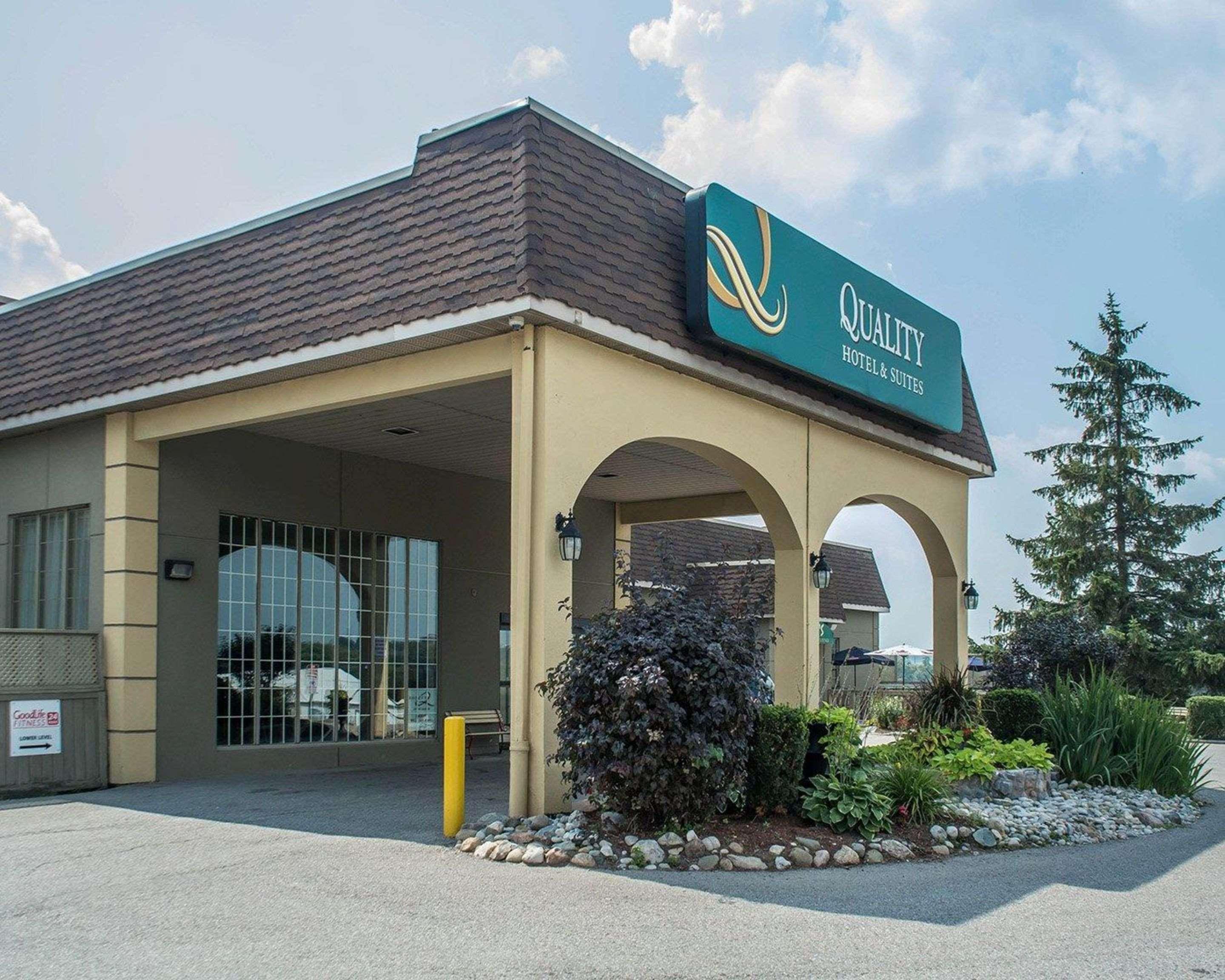 Quality Hotel & Suites Woodstock Esterno foto