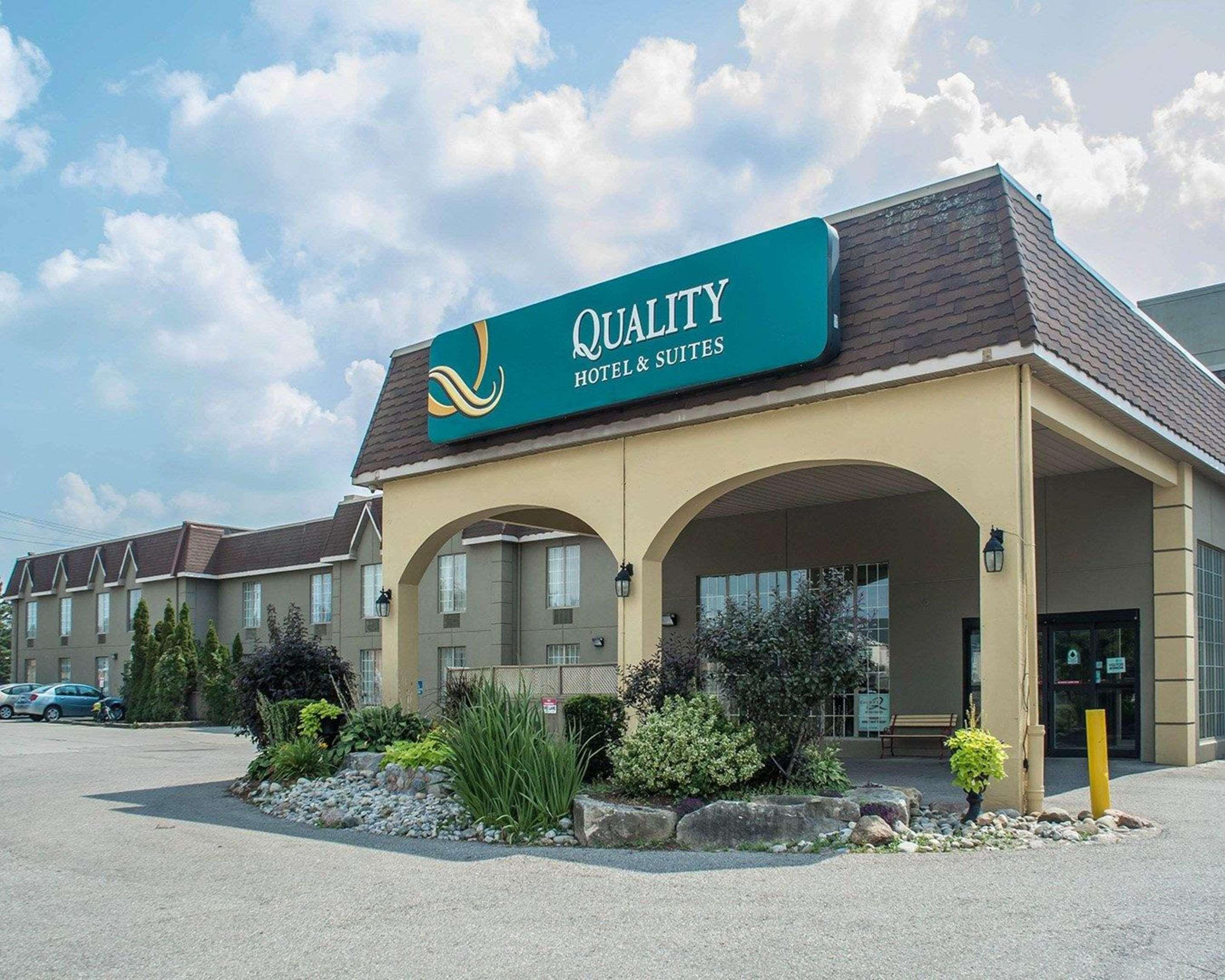 Quality Hotel & Suites Woodstock Esterno foto