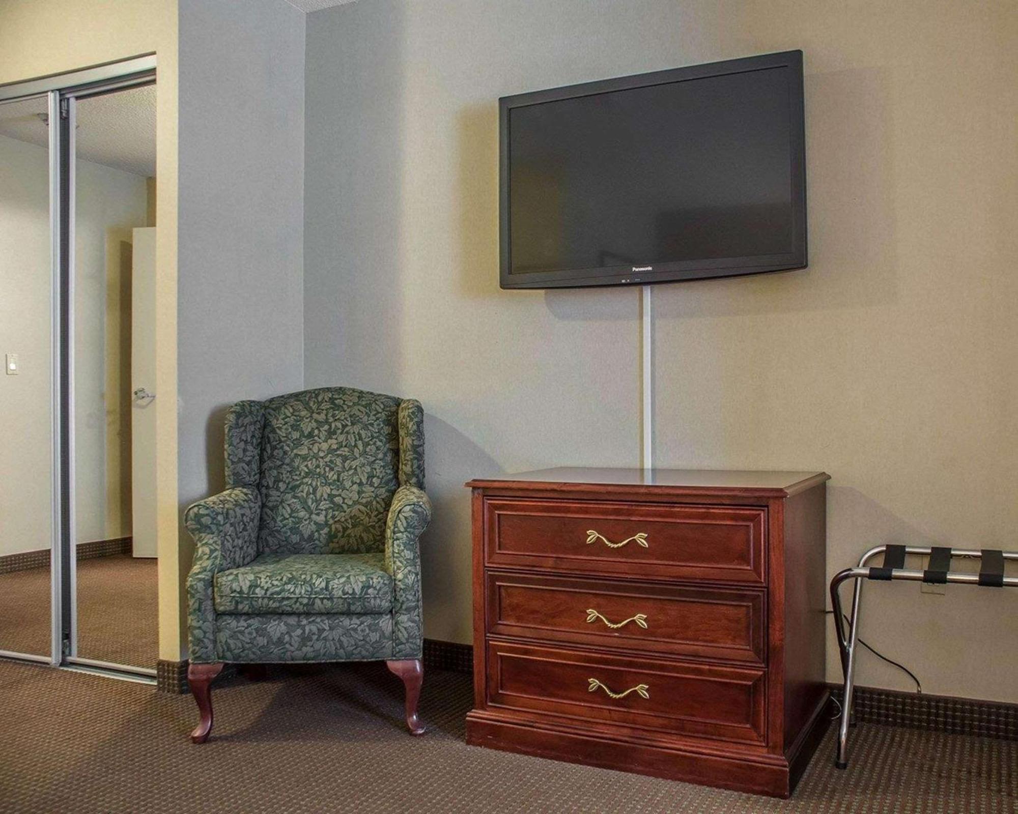 Quality Hotel & Suites Woodstock Esterno foto
