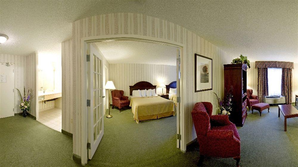Quality Hotel & Suites Woodstock Esterno foto