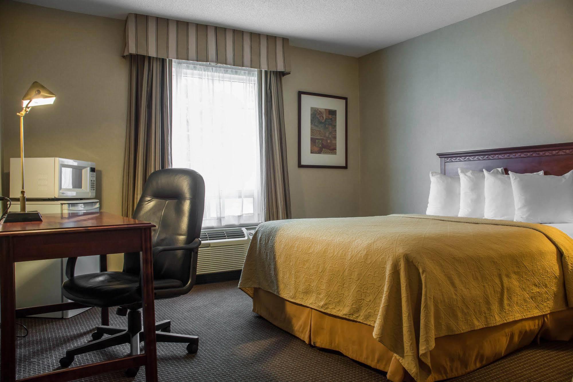 Quality Hotel & Suites Woodstock Esterno foto